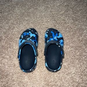 Boys crocs